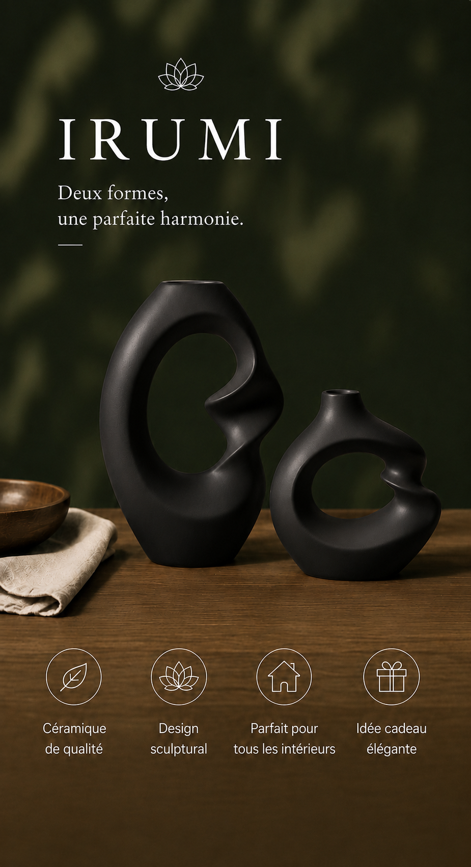 Vases décoratifs Irumi en céramique noire au design sculptural pour une décoration zen, moderne et minimaliste.