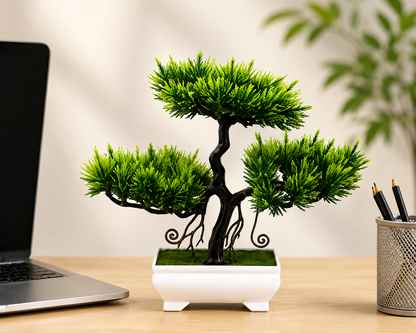 Bonsaï artificiel Takumi sur un bureau moderne, plante décorative zen sans entretien pour le bureau ou le télétravail