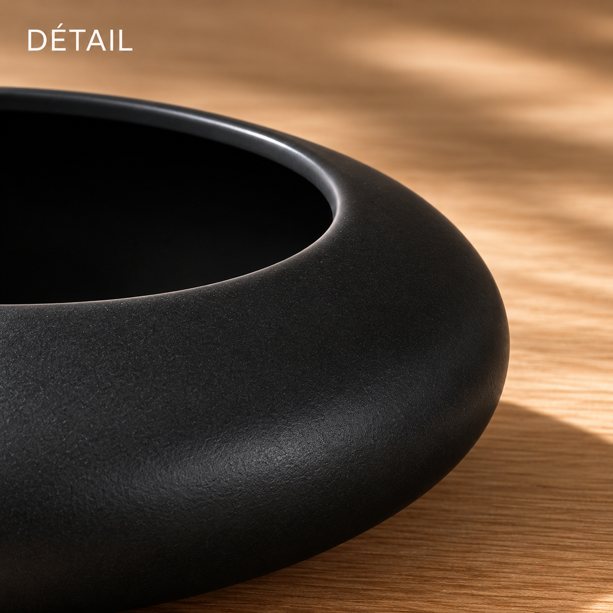 Vase Nami en céramique noire – 26 cm